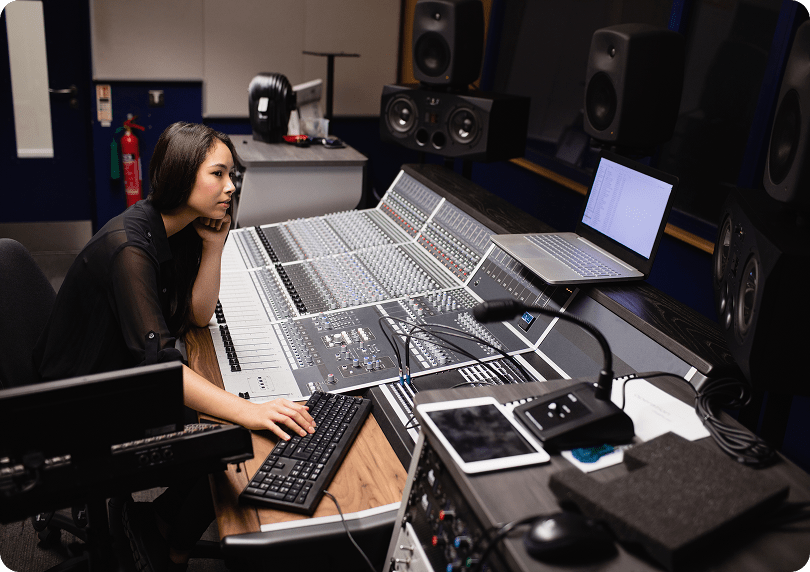 Studio & Production IT Workflows 